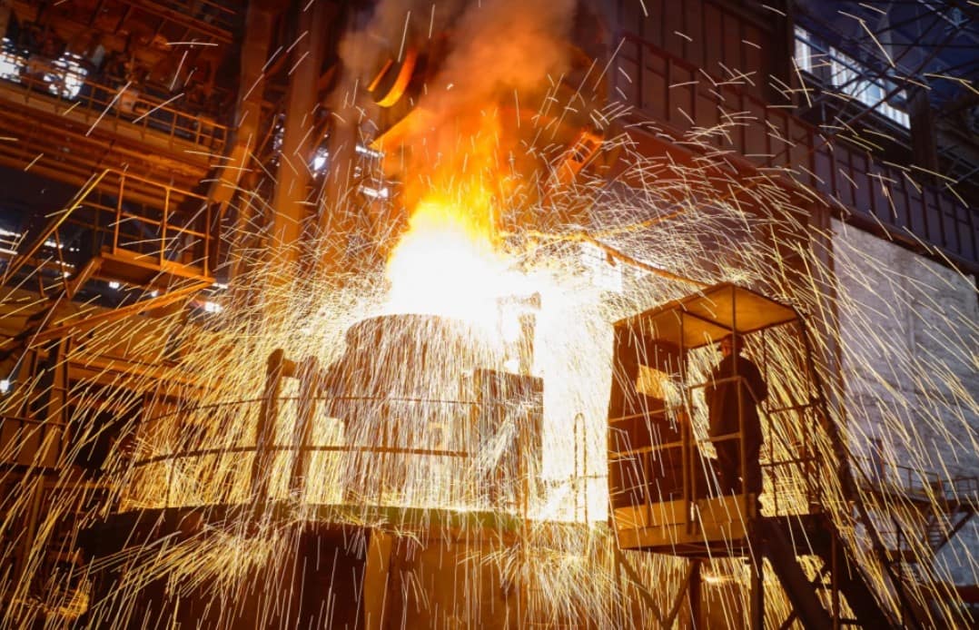 China Steel Production Falls to 9-Month Low in August 2025