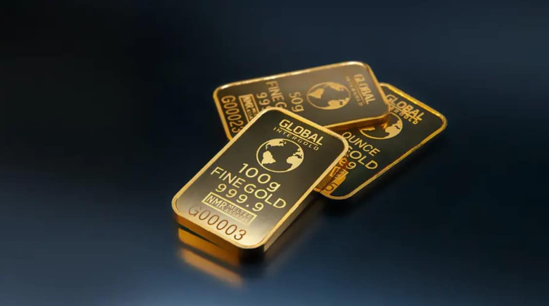Gold Price Climbs 1% Amid Trade Uncertainty and US Bond Yield Decline