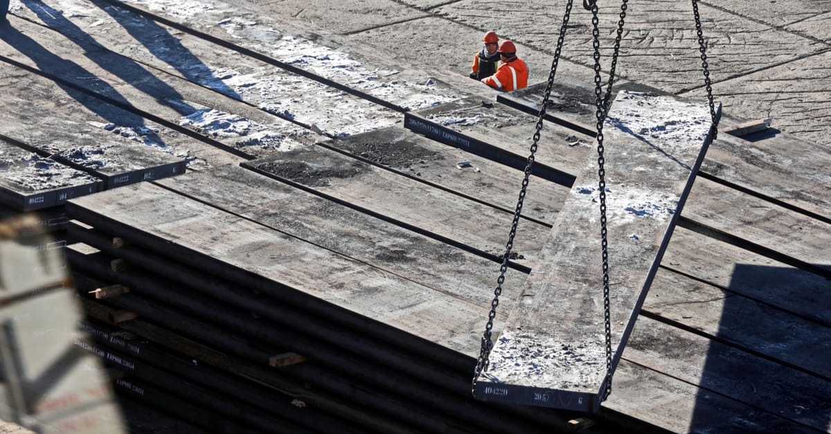 Brazilian Slab Prices Drop 2.5% in July Amid US Tariff Pressures