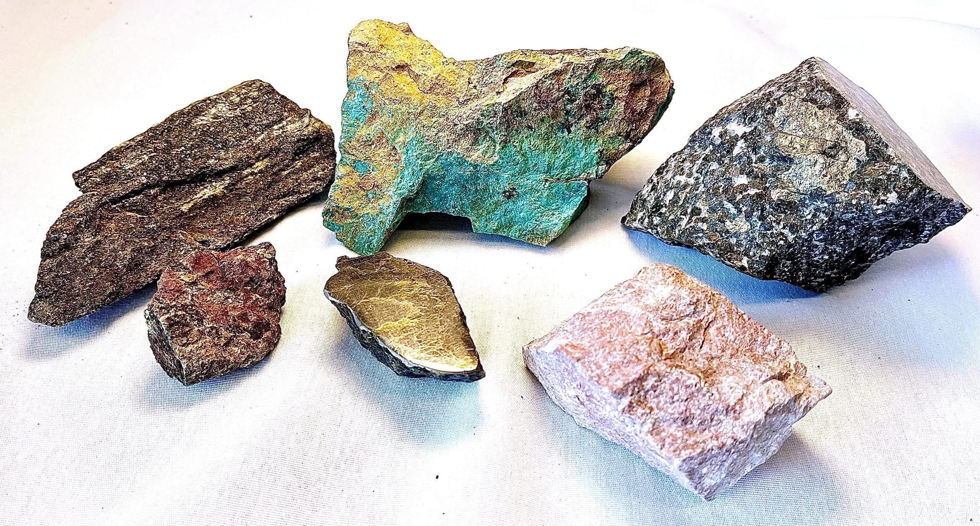 Pentagon Moves to Stockpile $1bn of Critical Minerals to Cut Dependence on China