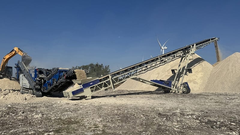 Masaba self-contained hydraulic radial stacking conveyors