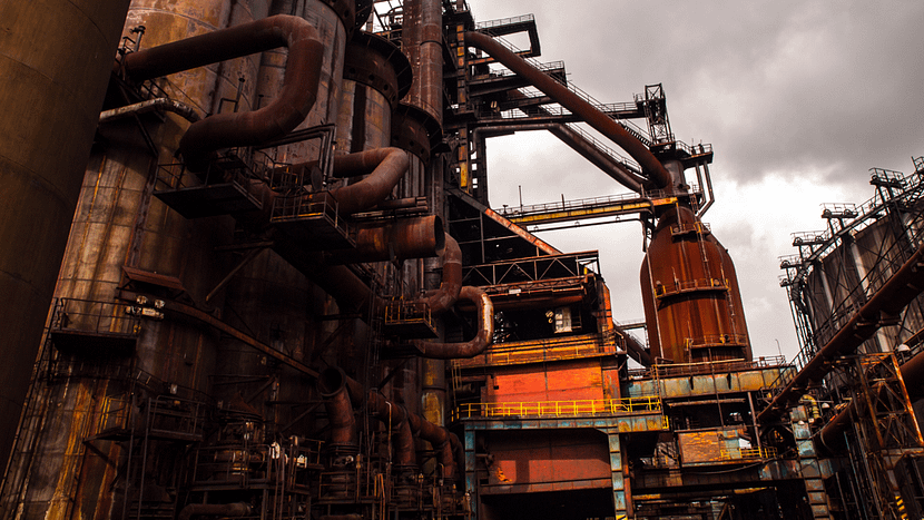 UK Government Weighs Domestic Steelmaking Strategy Amid Industry Struggles