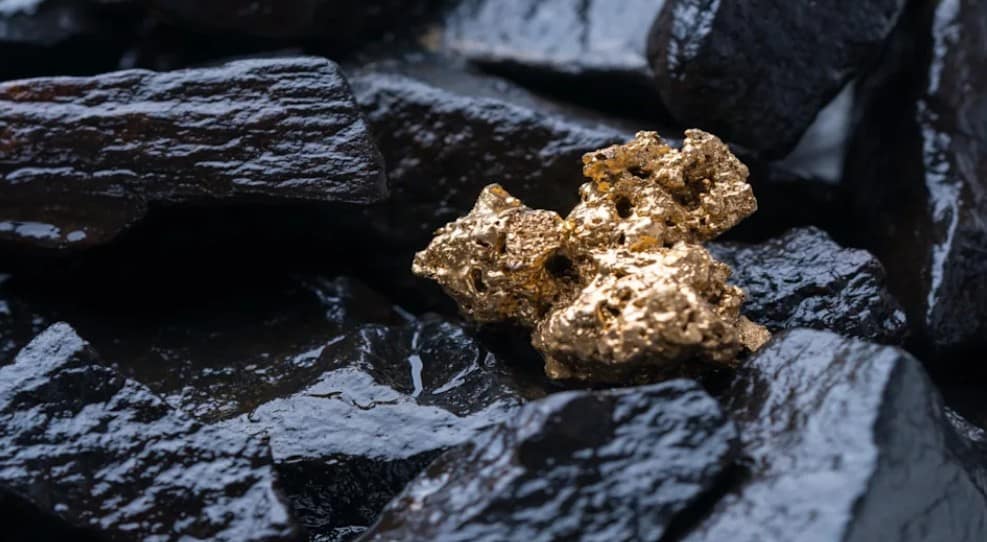 First Quantum Scores $1B Streaming Deal with Royal Gold